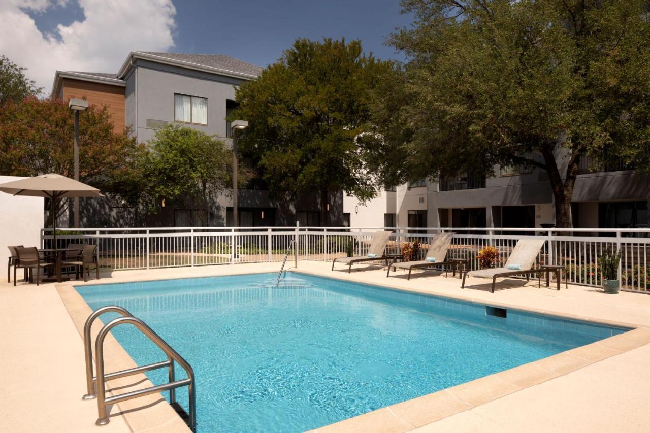 Courtyard By Marriott- Austin Round Rock Hotel Exterior photo
